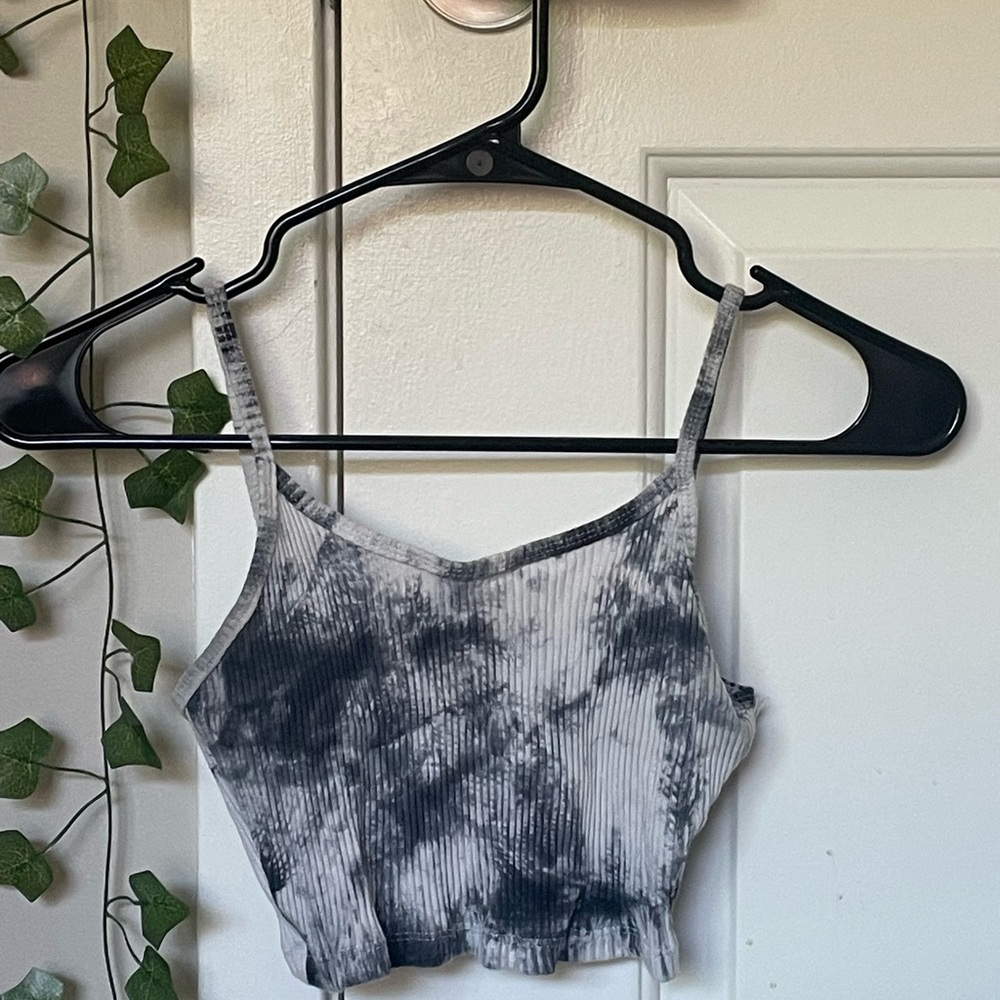 SHEIN Black and White Tie Dye Crop Tank Top